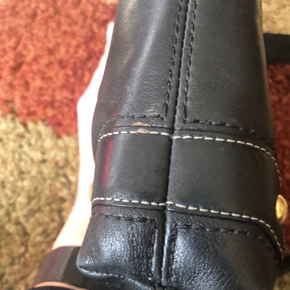 Excellent used condition Coach shoulder bag - Picture 6 of 6